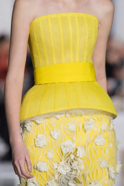 Look 28